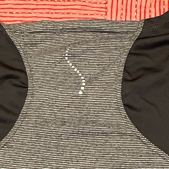 Layer 8 women’s size medium fitness exercise shirt Heather gray - Picture 9 of 13